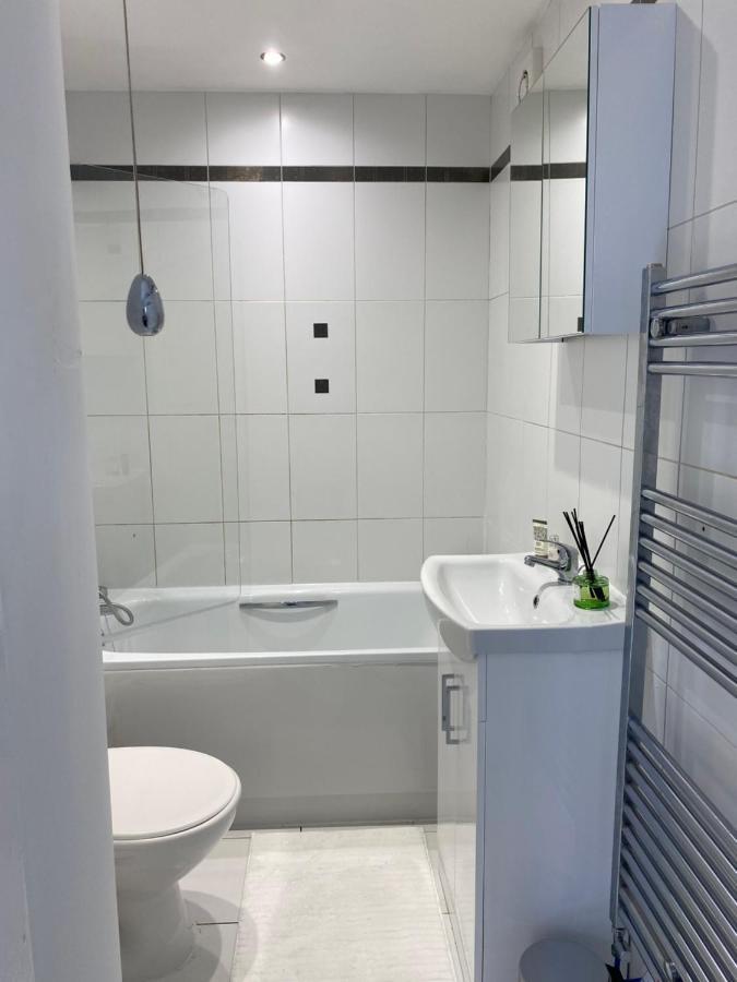 Central Leeds Townhouse With Private Roof Garden Sleeps 4 Extérieur photo