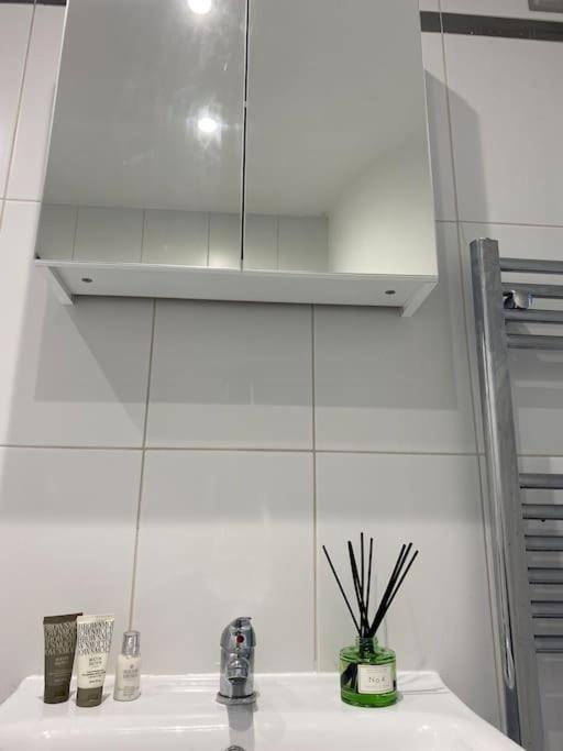 Central Leeds Townhouse With Private Roof Garden Sleeps 4 Extérieur photo